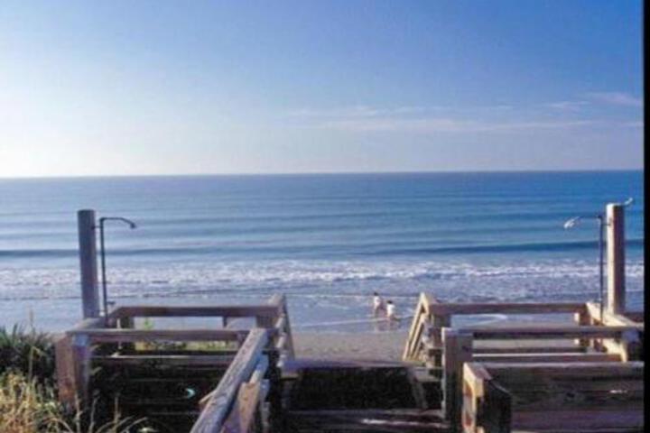 Ocean Club Resort Ocean Front With View Plus Pools Newly Renovated - thumb 3