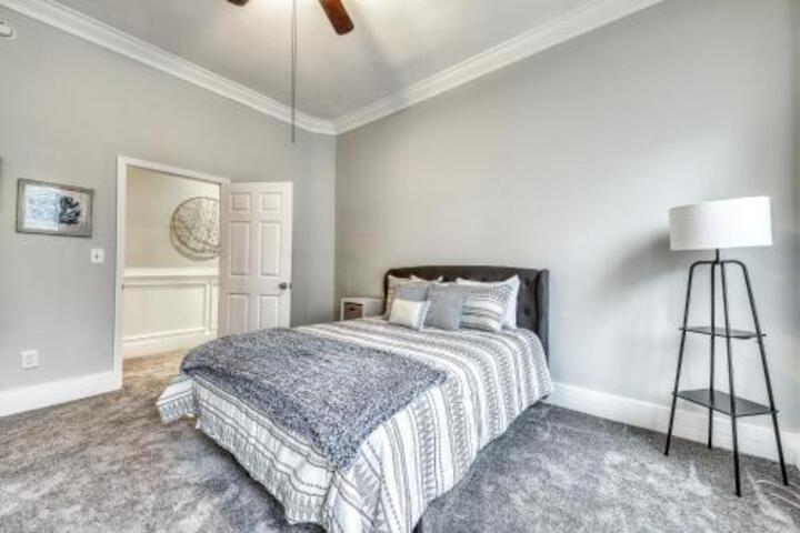 Savannah Hub - thumb 2