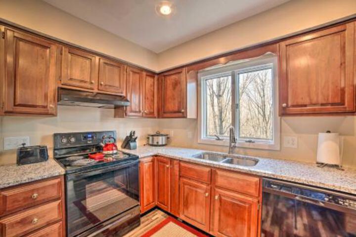 Modern Massanutten Resort Cabin Private Deck - thumb 3