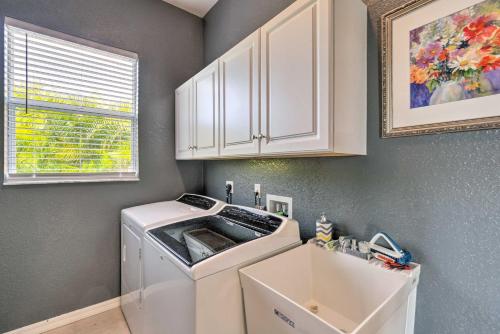 Canalfront Home W / Saltwater Pool & Dry Bar! - thumb 3