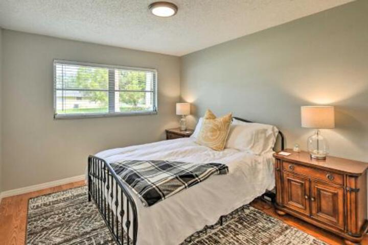 Cozy Home With Lanai 4Mi To Naples Beach & Pier - thumb 2