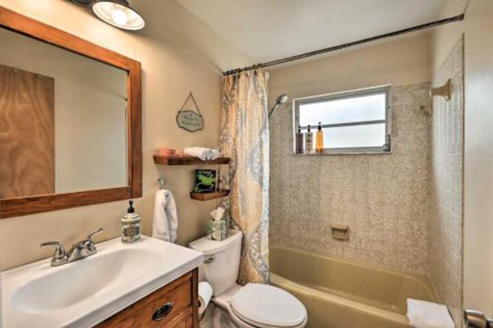 Cozy Home With Lanai 4Mi To Naples Beach & Pier - thumb 6