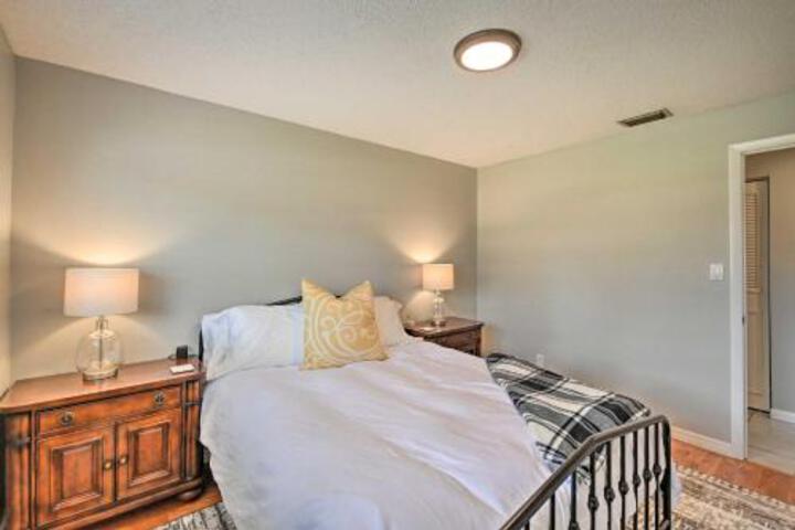 Cozy Home With Lanai 4Mi To Naples Beach & Pier - thumb 3