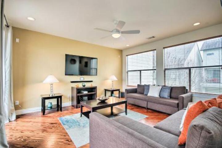 Condo With City Views Less Than 1 Mi To Downtown Houston! - thumb 5