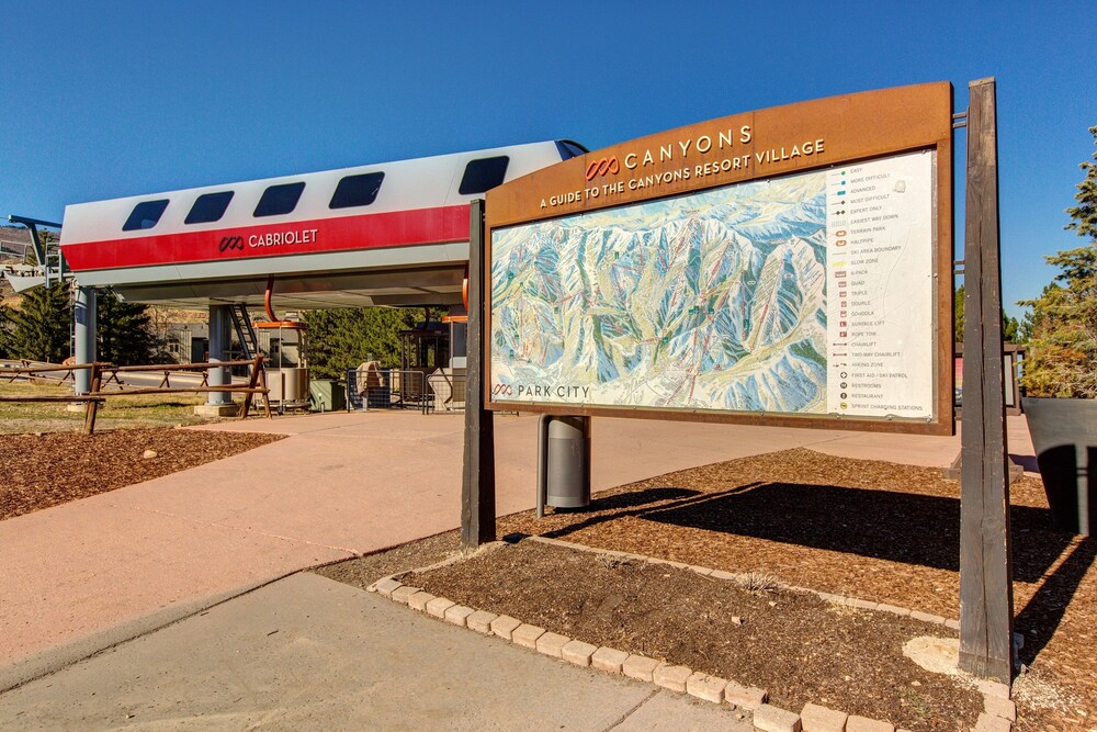 New Listing! Hidden Creek Townhome Walk To Lift 4 Bedroom Townhouse - thumb 0