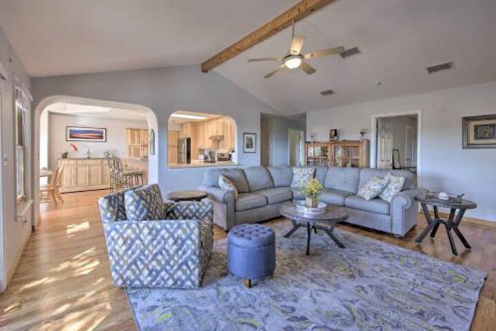 Stunning Canyon Lake Home W / Hot Tub + Kayak! - thumb 5