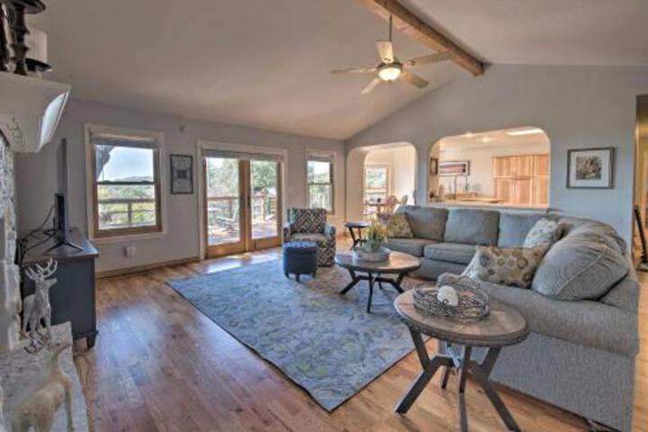 Stunning Canyon Lake Home W / Hot Tub + Kayak! - thumb 4