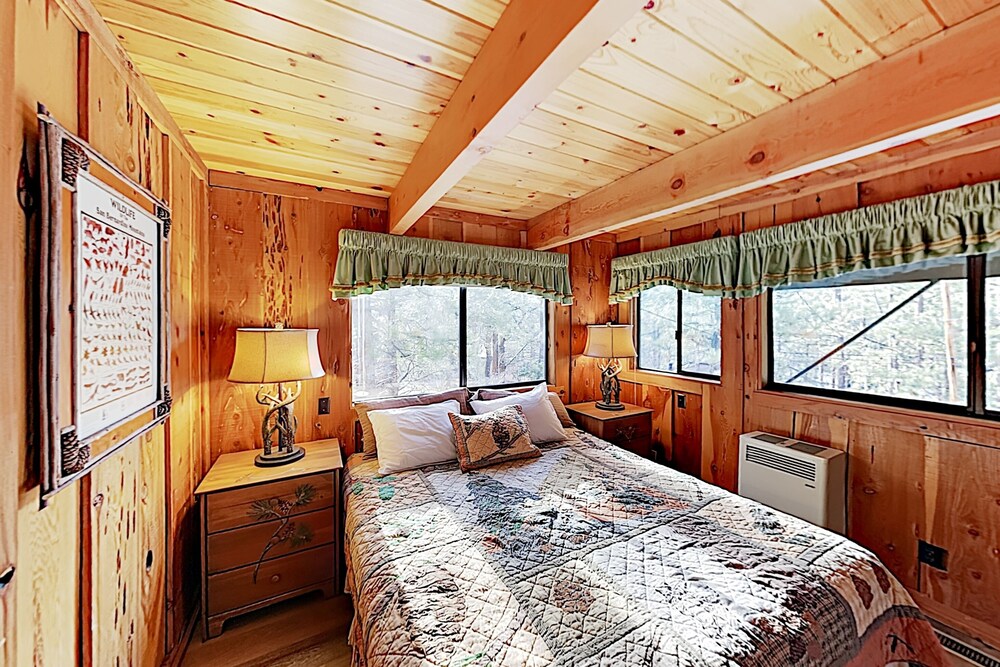 New Listing! Amazing Moonridge Getaway W / Decks 4 Bedroom Home - thumb 3