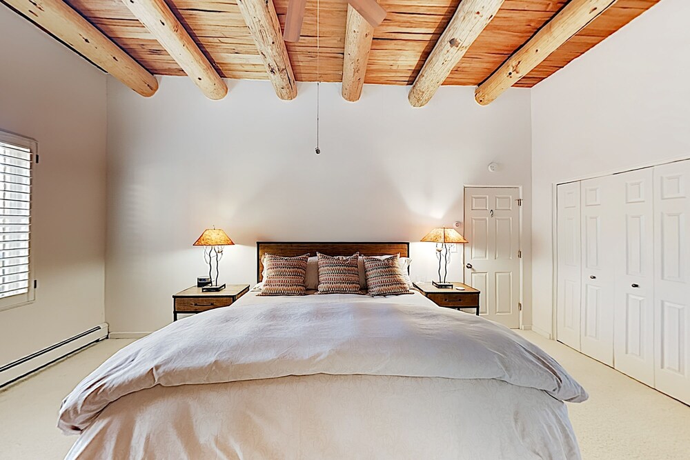 New Listing! Sunny W / Patio Walk Downtown! 2 Bedroom Condo - thumb 5