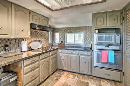 Wine Country Cabin W / River View & Shared Pool - thumb 5