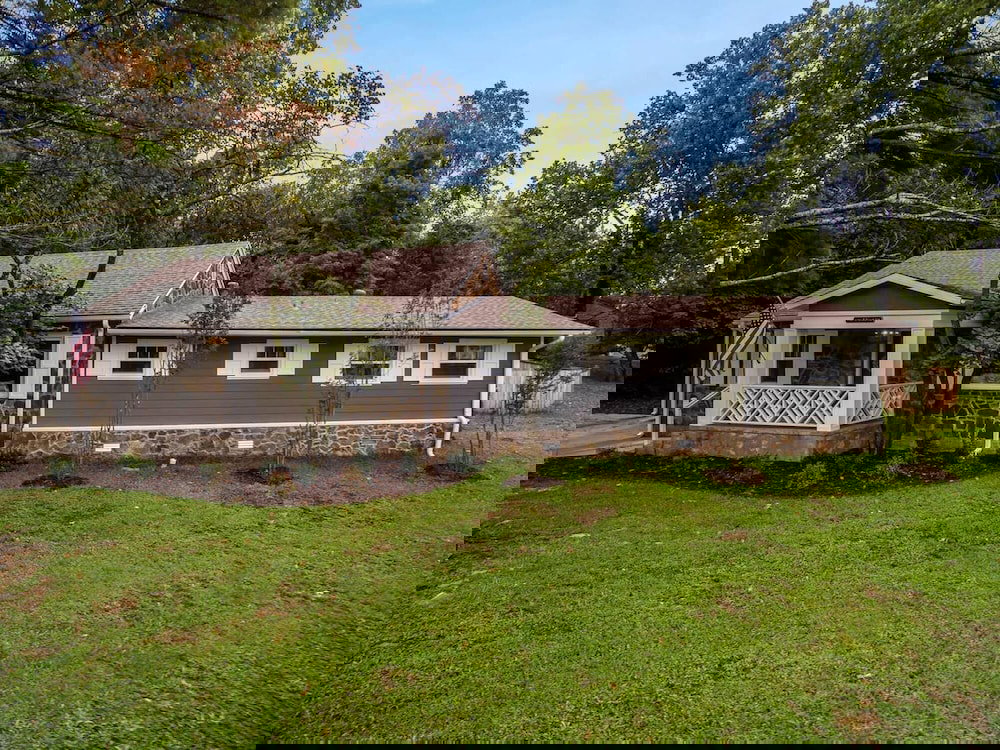 The Mission Rock House - Historic DT Fayetteville Home - HOT Tub! - thumb 3