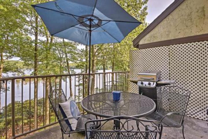 Lakefront Poconos Penthouse W / Resort Amenities! - thumb 0