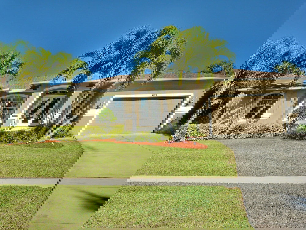 689 Kendall Drive - thumb 0