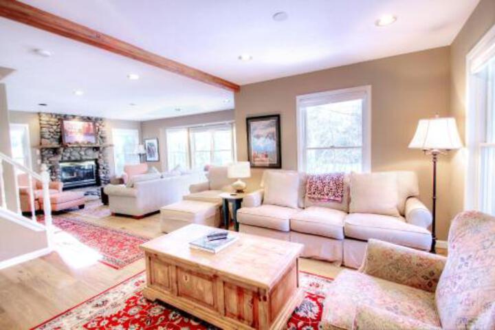 1717 Geneva Drive W Townhouse - thumb 0