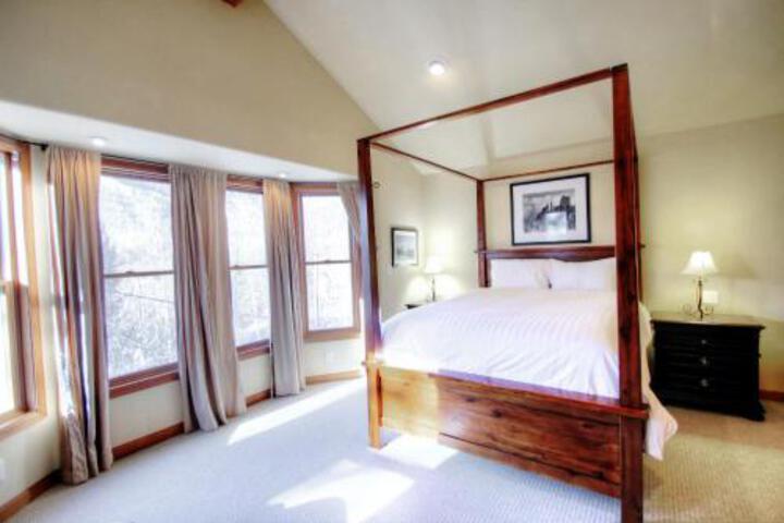 1717 Geneva Drive W Townhouse - thumb 6