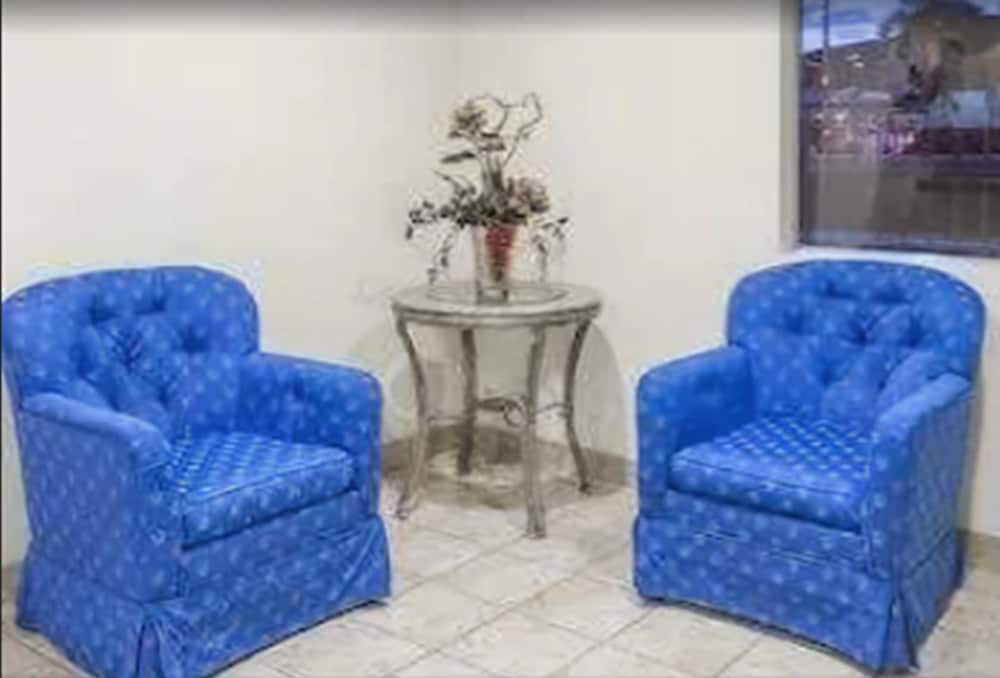 Days Inn By Wyndham San Marcos - thumb 1