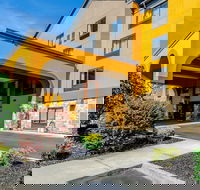 Quality Inn  Suites Abingdon - Accommodation Alabama