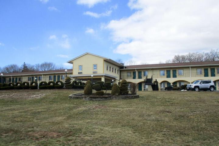 Orbits Inn - thumb 1