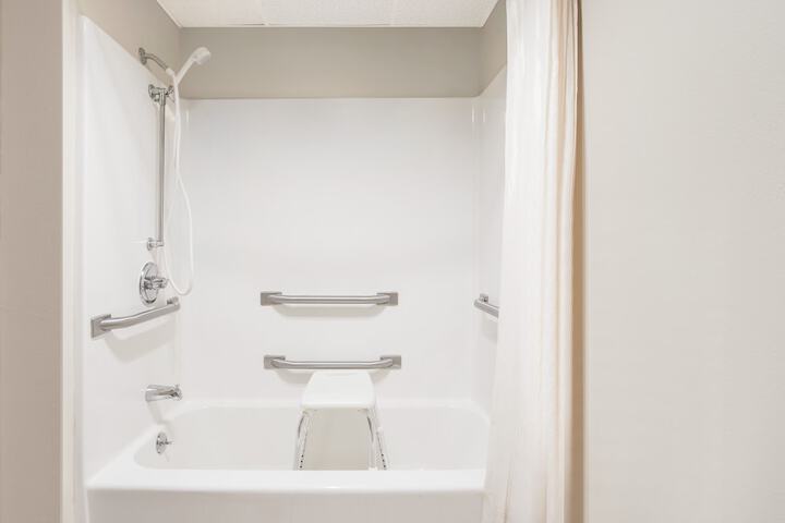 Super 8 By Wyndham Waverly - thumb 3