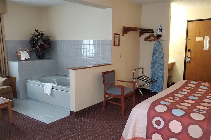 Super 8 By Wyndham Waverly - thumb 5