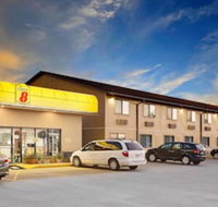 Super 8 by Wyndham Macomb - Accommodation Alabama