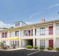 Super 8 by Wyndham Alexander City - Accommodation Alabama