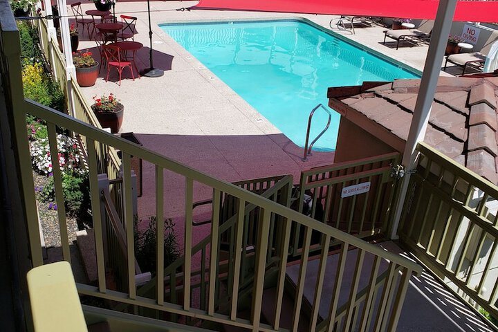 Airport Inn - thumb 5