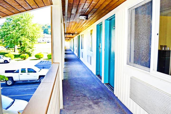 Flagship Inn And Suites - thumb 5