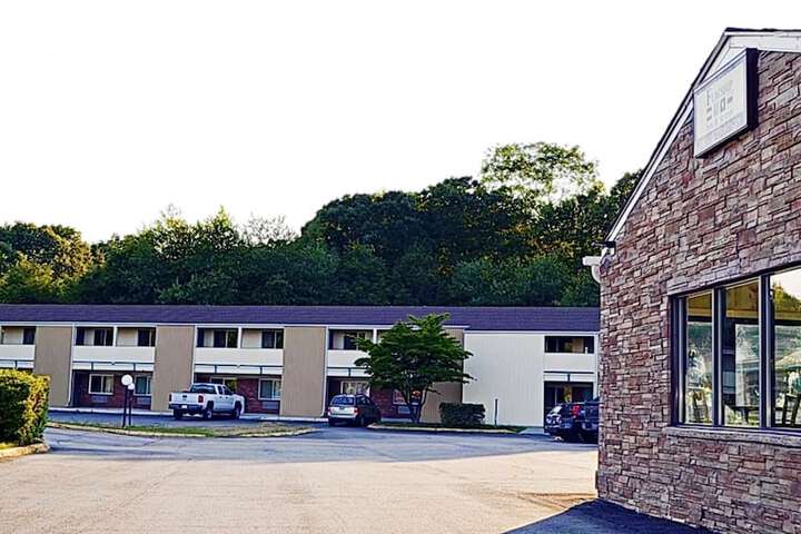 Flagship Inn And Suites - thumb 4