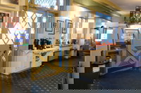 Lamie's Inn and The Old Salt Restaurant