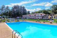 Half Moon Motel  Cottages