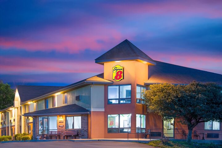 Super 8 By Wyndham Toledo - thumb 1