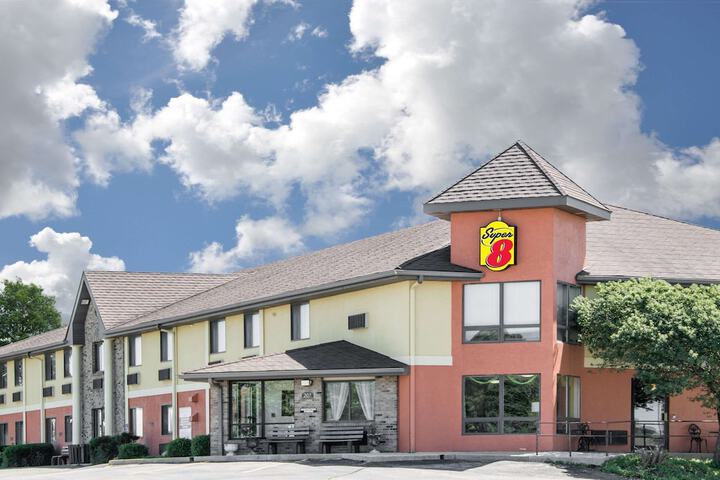 Super 8 By Wyndham Toledo - thumb 2