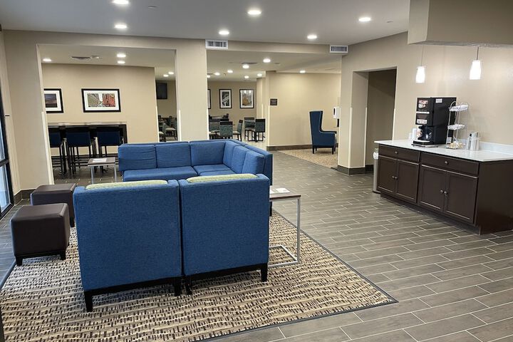 Comfort Inn & Suites - thumb 4