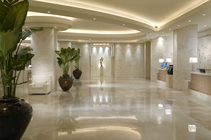 Grand Beach Hotel - thumb 2