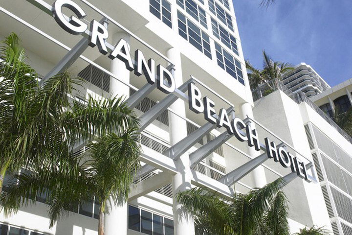 Grand Beach Hotel - thumb 1
