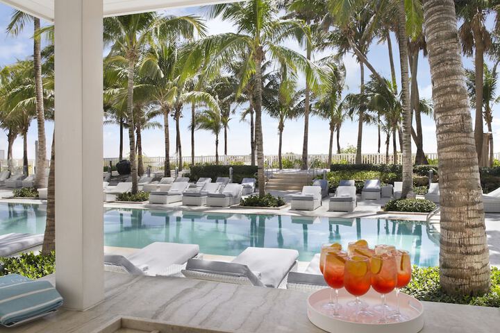 Grand Beach Hotel - thumb 4