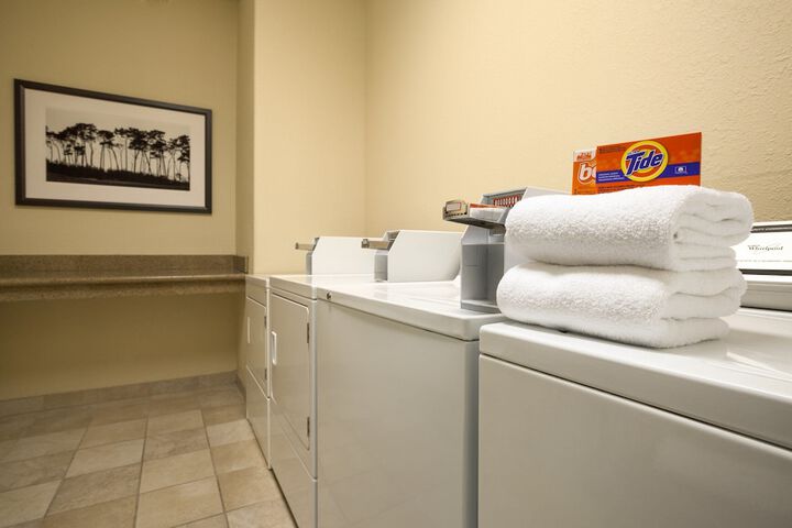 Country Inn & Suites By Radisson, Bismarck, ND - thumb 4