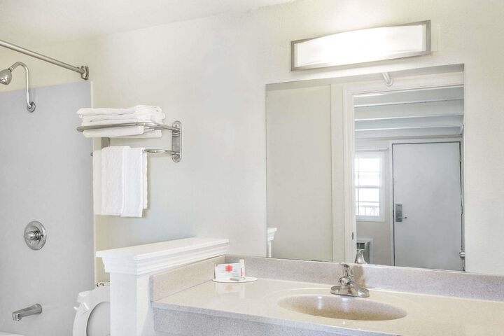 Travelodge By Wyndham Fairfield/Napa Valley - thumb 2