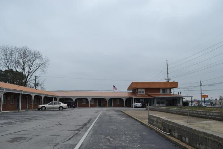 Royal Inn Albertville - thumb 4