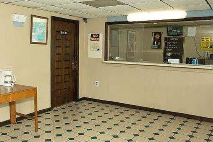 Clover Motel Maple Shade - thumb 2