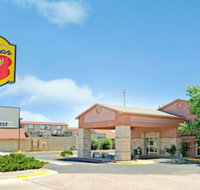 Super 8 by Wyndham Belen NM - Accommodation Alabama