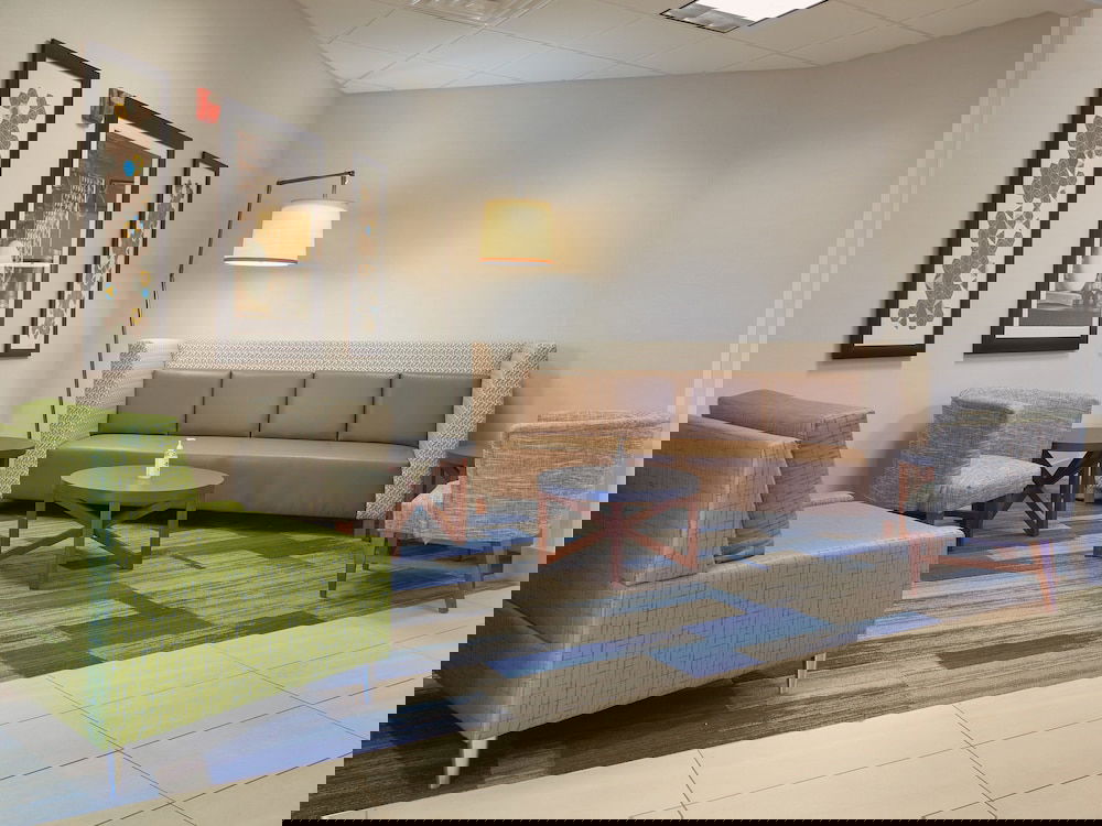 Holiday Inn Express & Suites Akron Regional Airport Area, An IHG Hotel - thumb 4