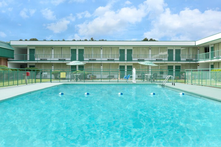 Super 8 By Wyndham Hope - thumb 3