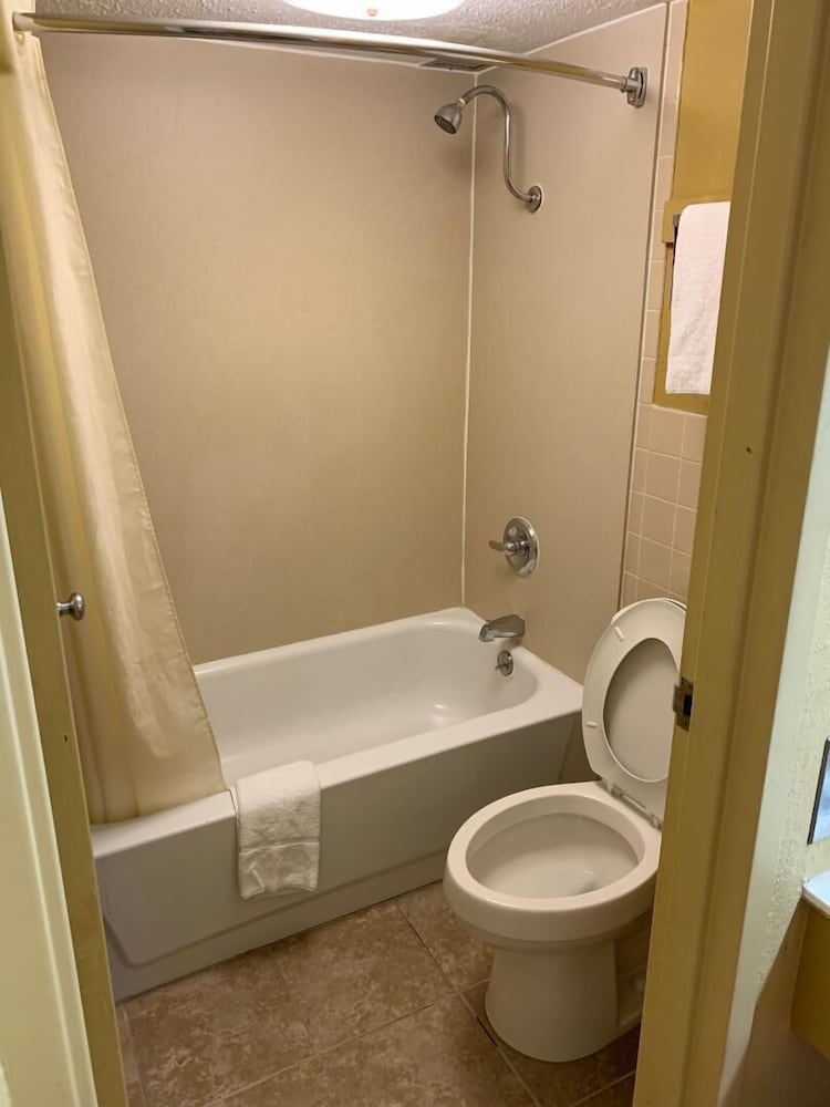 AmeriVu Inn & Suites - Gilbertsville - thumb 5