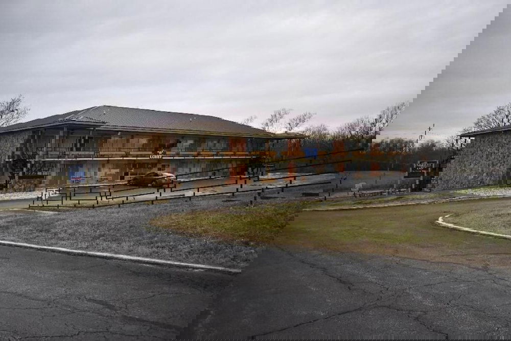 AmeriVu Inn & Suites - Gilbertsville - thumb 1