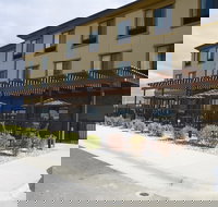 Holiday Inn Express Hotel  Suites Belgrade an IHG Hotel - Accommodation Alabama