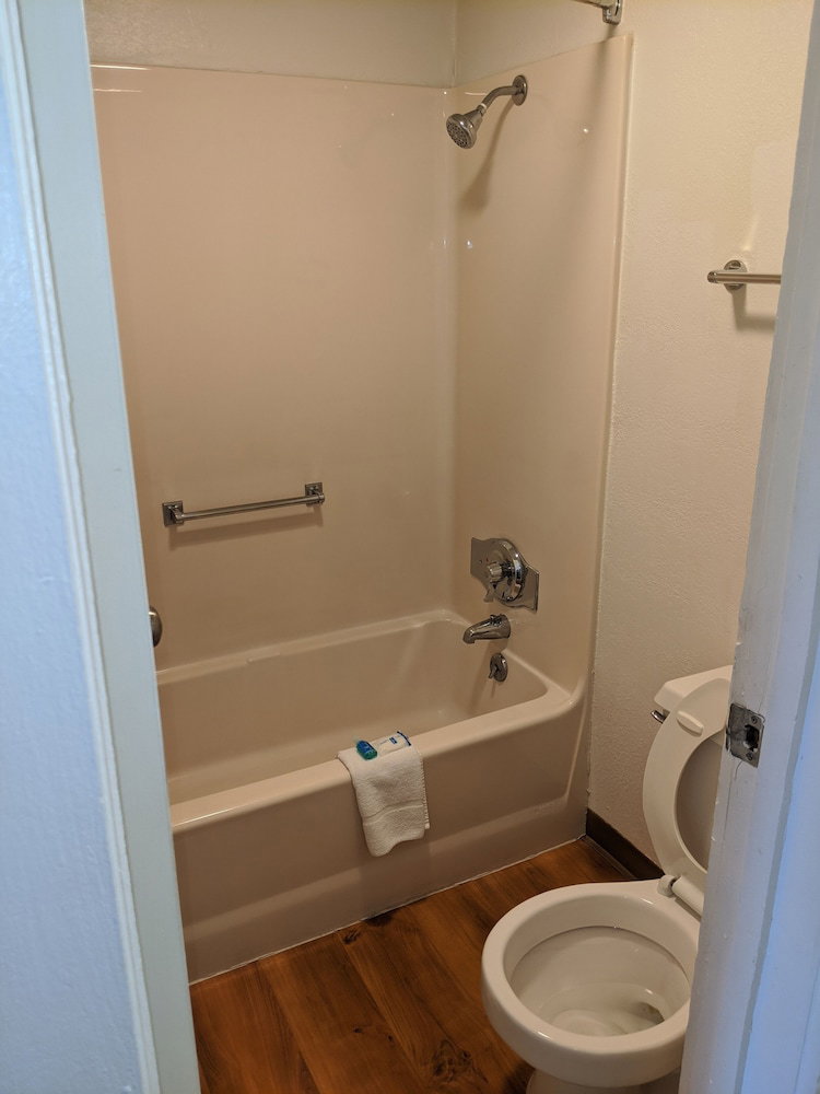 Rodeway Inn - thumb 3