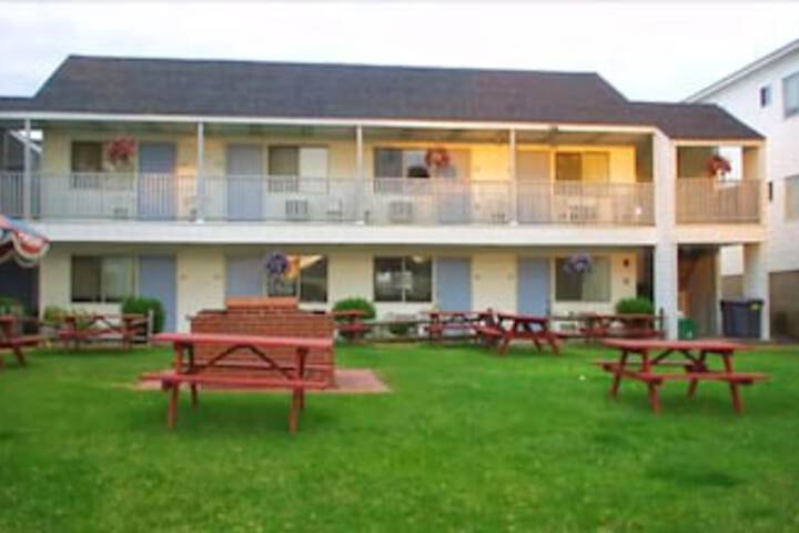 Flagship Motor Court - thumb 0