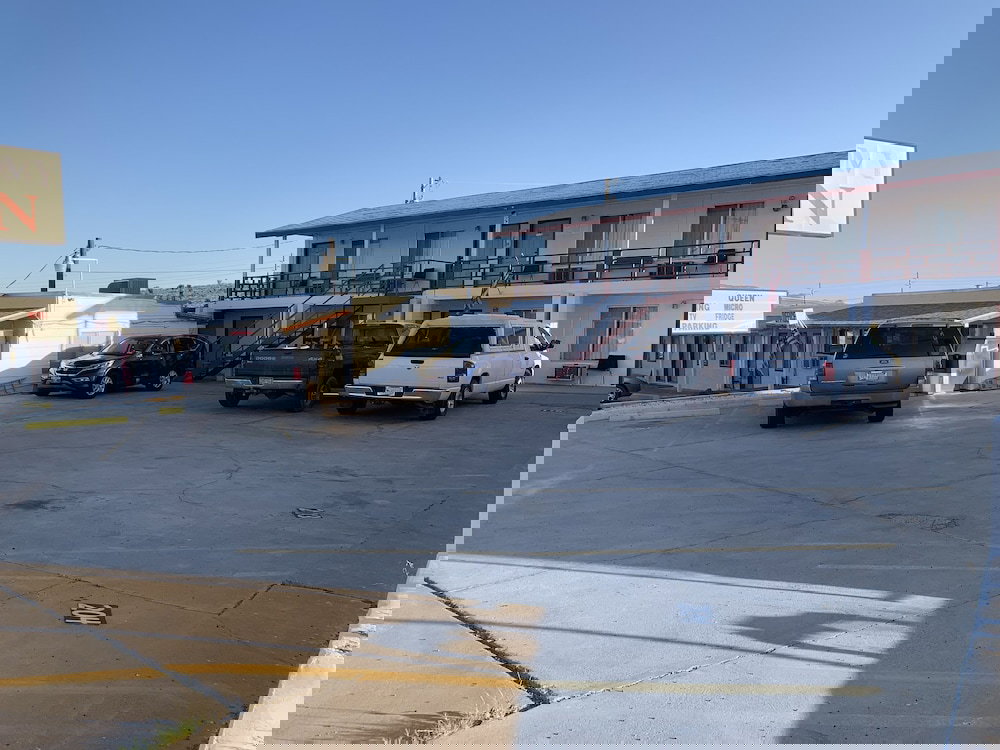 Economy Inn - thumb 0